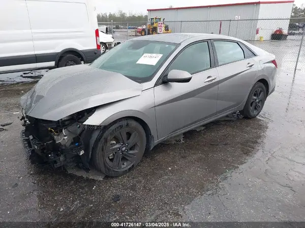 KMHLM4AG5NU218242 2022 HYUNDAI ELANTRA - Image 2