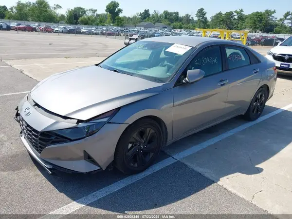 KMHLM4AG5NU218256 2022 HYUNDAI ELANTRA - Image 2