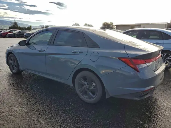 KMHLM4AG5NU240287 2022 HYUNDAI ELANTRA - Image 2
