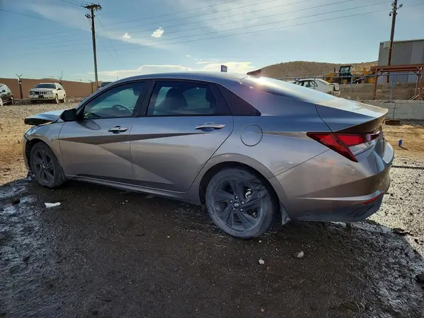 KMHLM4AG5NU254108 2022 HYUNDAI ELANTRA - Image 2