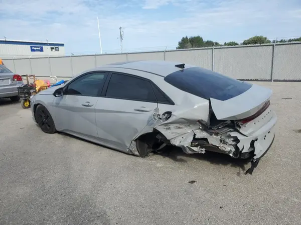 KMHLM4AG5NU258157 2022 HYUNDAI ELANTRA - Image 2
