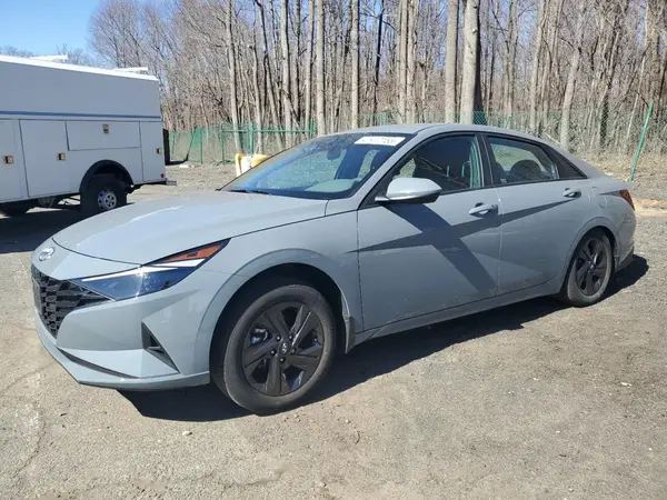 KMHLM4AG5NU285682 2022 HYUNDAI ELANTRA - Image 1