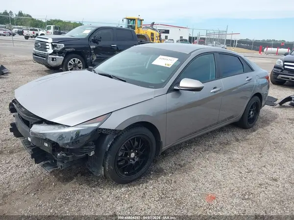 KMHLM4AG5NU288386 2022 HYUNDAI ELANTRA - Image 2