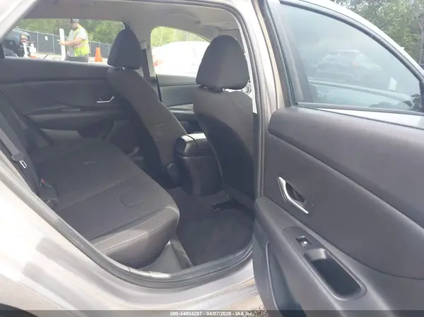 KMHLM4AG5NU288386 2022 HYUNDAI ELANTRA - Image 8