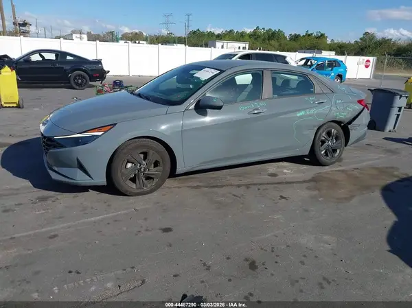 KMHLM4AG5NU309995 2022 HYUNDAI ELANTRA - Image 2