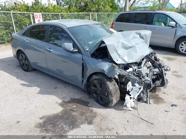 KMHLM4AG5NU310791 2022 HYUNDAI ELANTRA - Image 1
