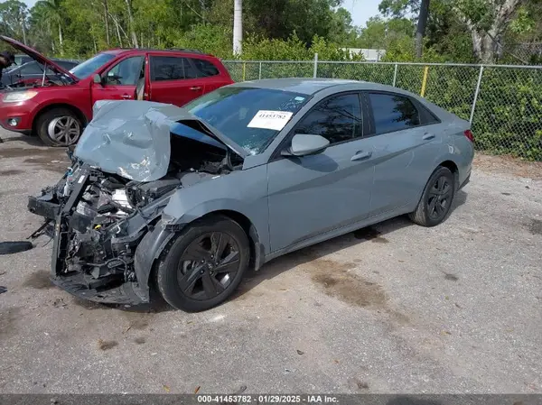 KMHLM4AG5NU310791 2022 HYUNDAI ELANTRA - Image 2