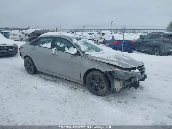 KMHLM4AG5NU324951 2022 HYUNDAI ELANTRA - Image 1