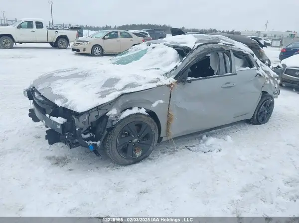 KMHLM4AG5NU324951 2022 HYUNDAI ELANTRA - Image 2