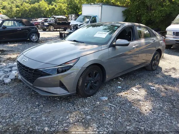KMHLM4AG5NU325629 2022 HYUNDAI ELANTRA - Image 2