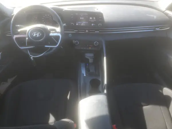 KMHLM4AG5NU330135 2022 HYUNDAI ELANTRA - Image 8