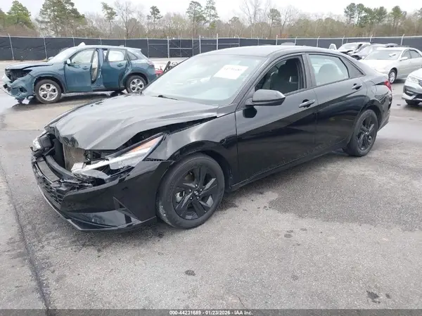 KMHLM4AG5NU333620 2022 HYUNDAI ELANTRA - Image 2
