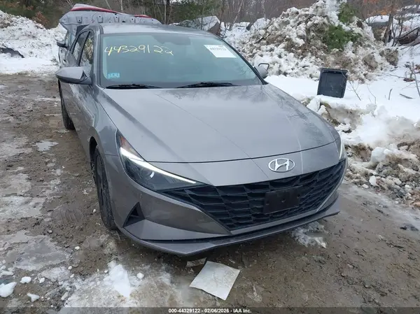 KMHLM4AG5NU343838 2022 HYUNDAI ELANTRA - Image 1