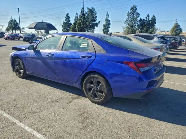 KMHLM4AG5NU349669 2022 HYUNDAI ELANTRA - Image 2