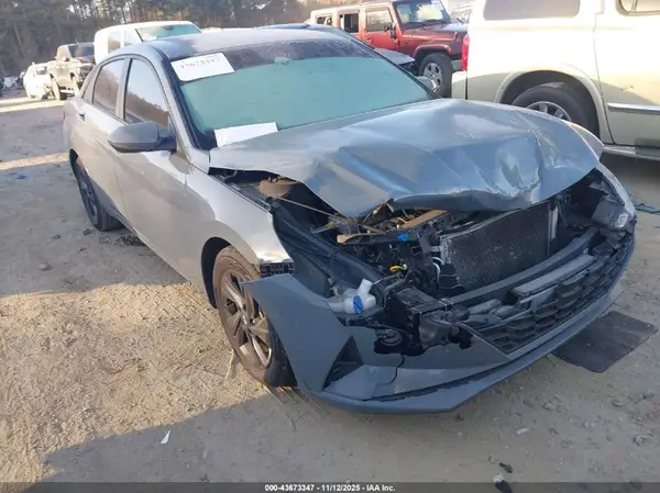 KMHLM4AG5NU351826 2022 HYUNDAI ELANTRA - Image 1