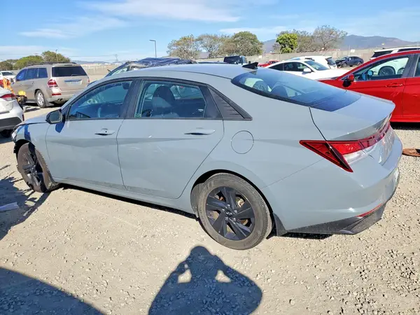 KMHLM4AG5NU353169 2022 HYUNDAI ELANTRA - Image 2