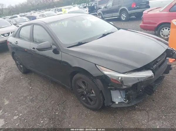 KMHLM4AG5NU358677 2022 HYUNDAI ELANTRA - Image 1