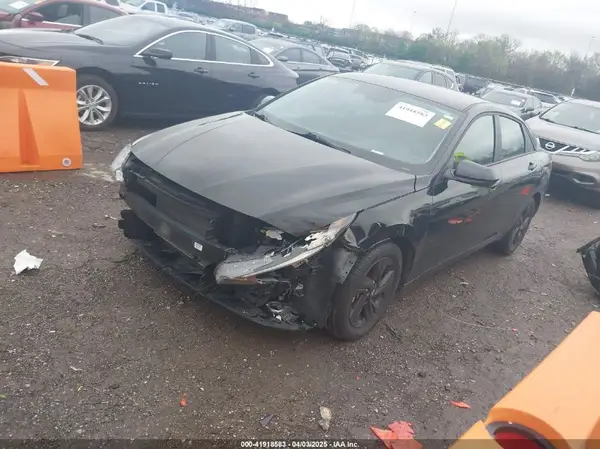 KMHLM4AG5NU358677 2022 HYUNDAI ELANTRA - Image 2