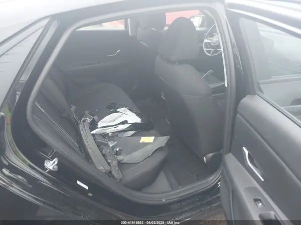 KMHLM4AG5NU358677 2022 HYUNDAI ELANTRA - Image 8