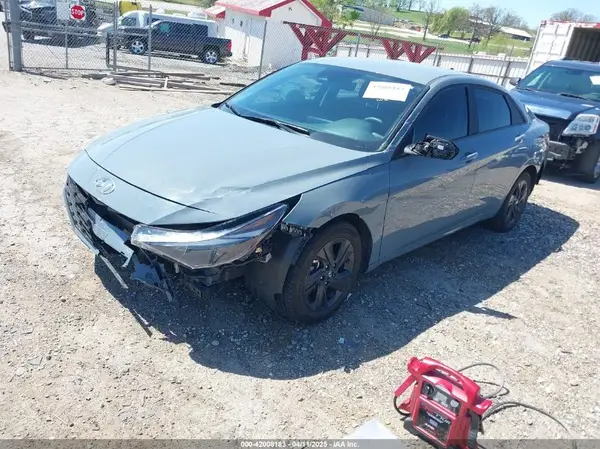 KMHLM4AG5NU365970 2022 HYUNDAI ELANTRA - Image 2