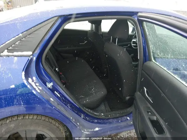 KMHLM4AG5NU366083 2022 HYUNDAI ELANTRA - Image 8