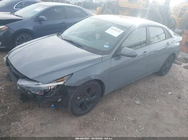 KMHLM4AG5PU374154 2023 HYUNDAI ELANTRA - Image 2