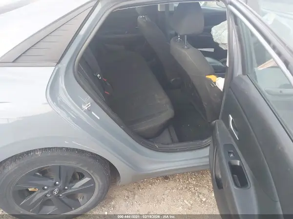 KMHLM4AG5PU374154 2023 HYUNDAI ELANTRA - Image 8