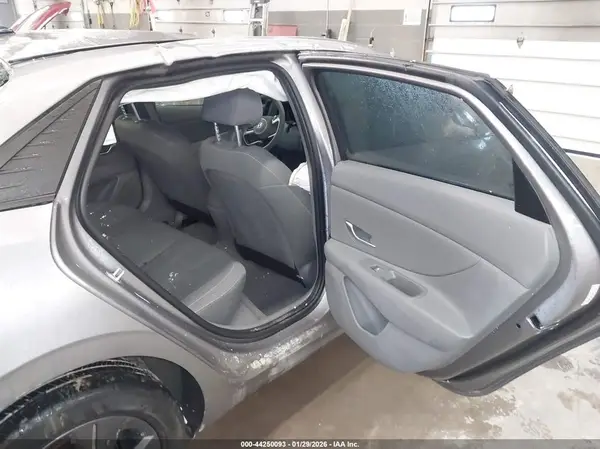 KMHLM4AG5PU380181 2023 HYUNDAI ELANTRA - Image 8