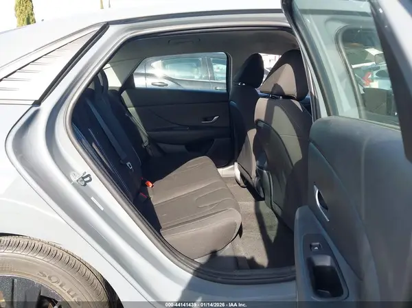 KMHLM4AG5PU384182 2023 HYUNDAI ELANTRA - Image 8