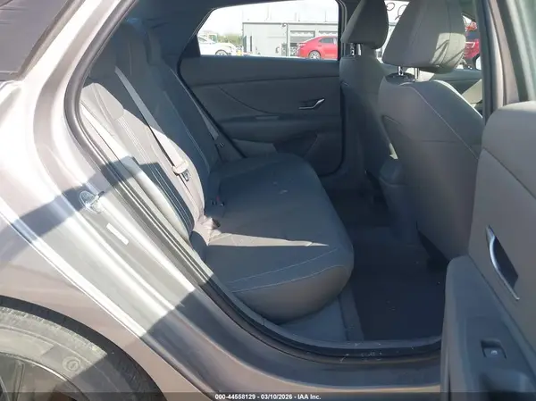 KMHLM4AG5PU394713 2023 HYUNDAI ELANTRA - Image 8