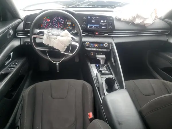KMHLM4AG5PU409047 2023 HYUNDAI ELANTRA - Image 8