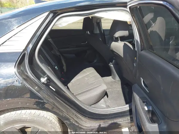 KMHLM4AG5PU452657 2023 HYUNDAI ELANTRA - Image 8