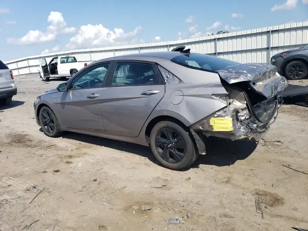 KMHLM4AG5PU453243 2023 HYUNDAI ELANTRA - Image 2