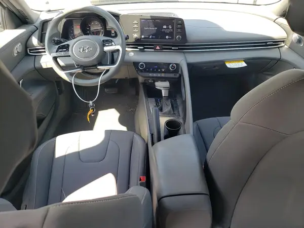 KMHLM4AG5PU453243 2023 HYUNDAI ELANTRA - Image 8