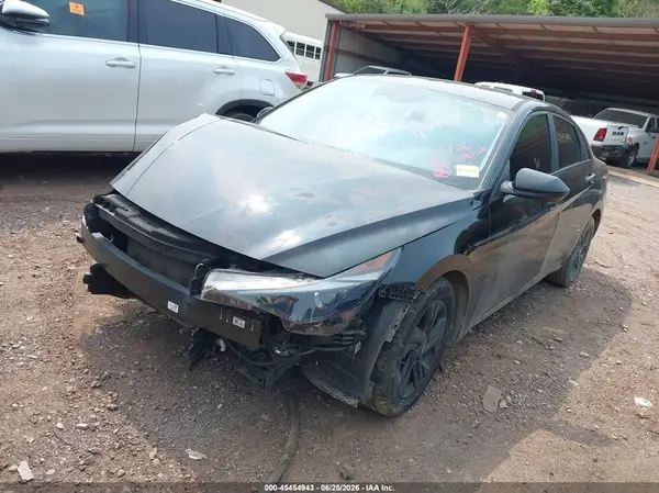 KMHLM4AG5PU455588 2023 HYUNDAI ELANTRA - Image 2