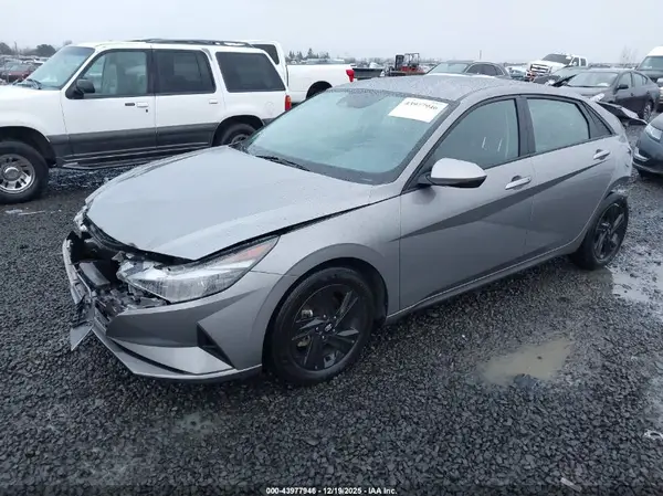 KMHLM4AG5PU468213 2023 HYUNDAI ELANTRA - Image 2