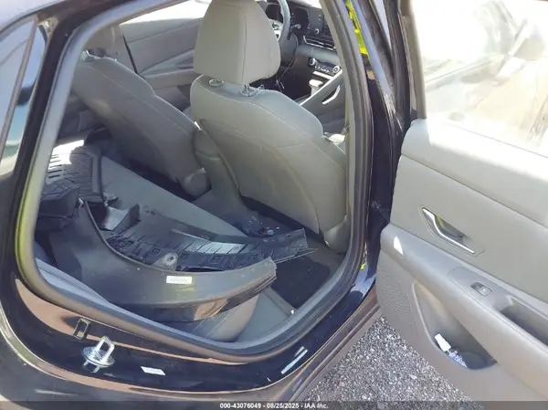 KMHLM4AG5PU469636 2023 HYUNDAI ELANTRA - Image 8
