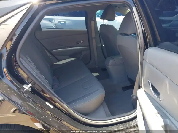 KMHLM4AG5PU469667 2023 HYUNDAI ELANTRA - Image 8