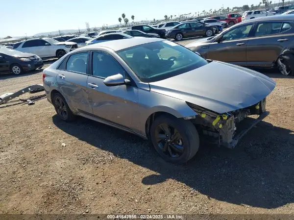 KMHLM4AG5PU489305 2023 HYUNDAI ELANTRA - Image 1