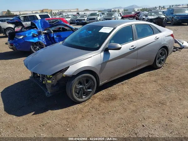 KMHLM4AG5PU489305 2023 HYUNDAI ELANTRA - Image 2