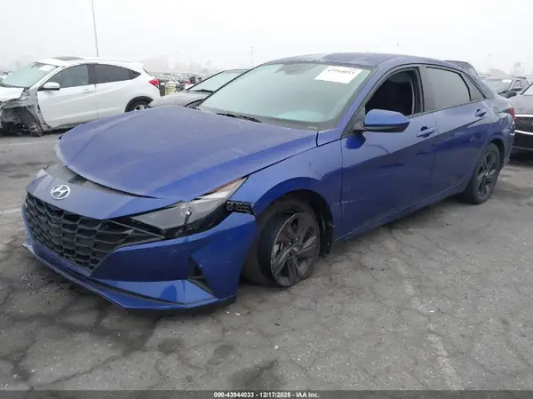 KMHLM4AG5PU496674 2023 HYUNDAI ELANTRA - Image 2