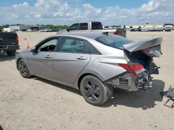 KMHLM4AG5PU530516 2023 HYUNDAI ELANTRA - Image 2
