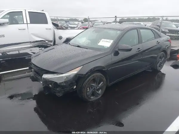 KMHLM4AG5PU536655 2023 HYUNDAI ELANTRA - Image 2