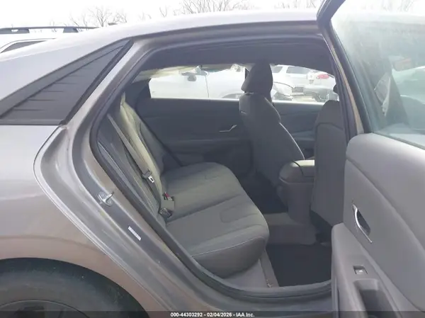 KMHLM4AG5PU537210 2023 HYUNDAI ELANTRA - Image 8