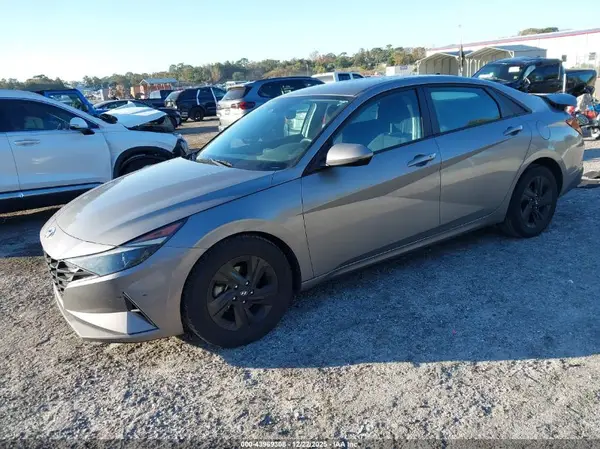 KMHLM4AG5PU549177 2023 HYUNDAI ELANTRA - Image 2