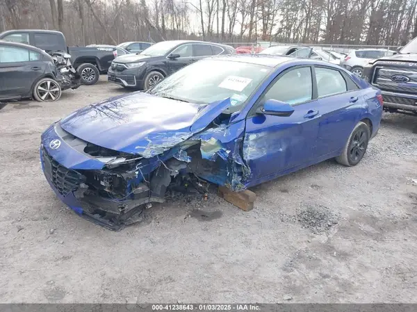 KMHLM4AG5PU571423 2023 HYUNDAI ELANTRA - Image 2