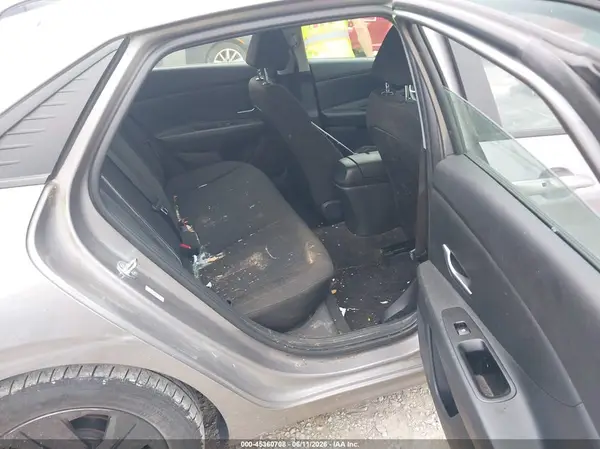 KMHLM4AG5PU580218 2023 HYUNDAI ELANTRA - Image 8
