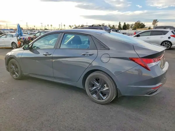 KMHLM4AG5PU588626 2023 HYUNDAI ELANTRA - Image 2