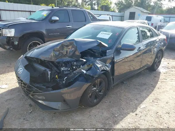 KMHLM4AG5PU606977 2023 HYUNDAI ELANTRA - Image 2