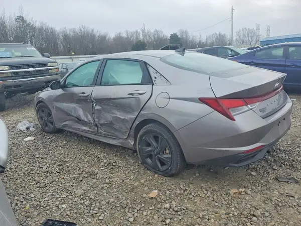 KMHLM4AG5PU609958 2023 HYUNDAI ELANTRA - Image 2